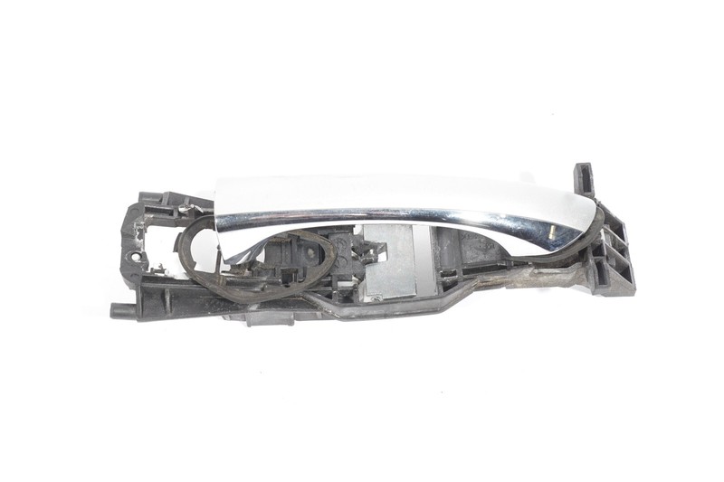 2006-2008 MERCEDES BENZ CLS500 W219 FRONT LEFT EXTERIOR DOOR HANDLE SILVER OEM
