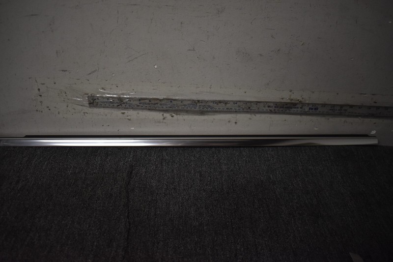 2012-2014 MERCEDES BENZ C250 RIGHT SIDE EXTERIOR WINDOW MOLDING FACTORY OEM