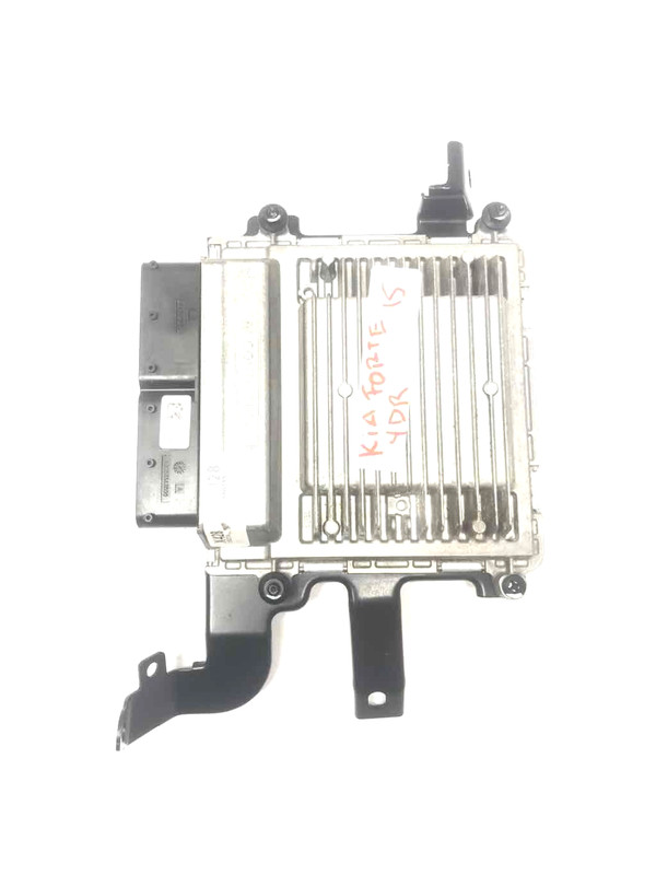 2015 Kia Forte 1.8L Electronic Control Module OEM 391032EXA1