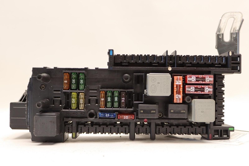 2010-2016 MERCEDES E-CLASS E350 W212 REAR TRUNK JUNCTION FUSE BOX BLOCK OEM