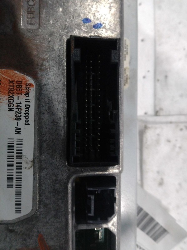 Used Infotainment Display fits: 2015 Ford Explorer Front display 8`` screen ID D