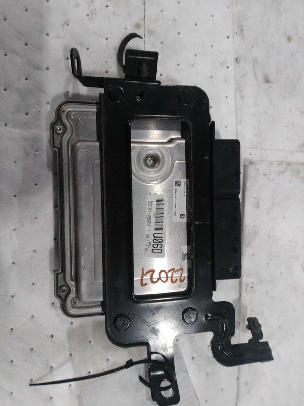 2015 Hyundai Veloster Engine Control Module ECM 1.6L OEM 67000 Miles