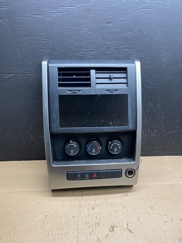 2008 to 2012 Jeep Liberty Dash Climate Temperature Control Radio Bezel AC6604 DG
