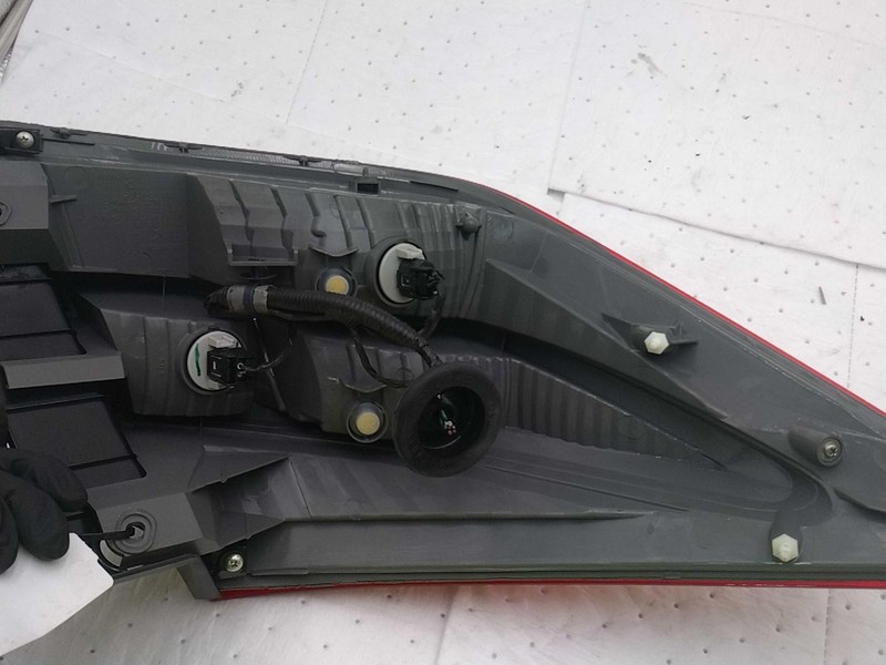 2010-2012 Honda Crosstour Right Tail Light Assembly Silver OEM Used 541930