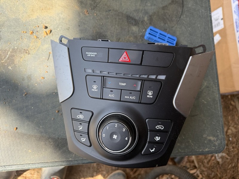 2017-2018 Hyundai Santa Fe Sport Ac Heater Climate Control OEM 97250-4ZAA0