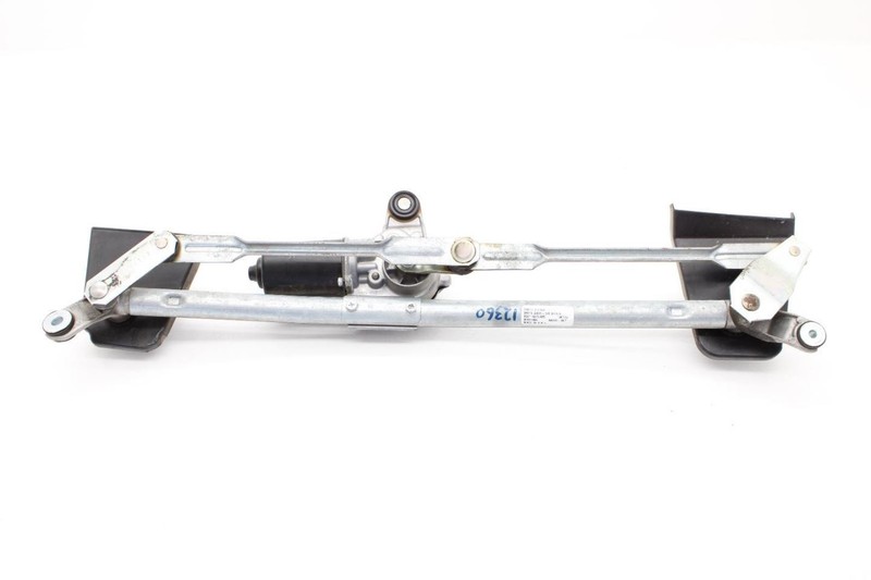 17-24 Nissan TITAN Platinum Reserve Windshield Wiper Transmission and Motor