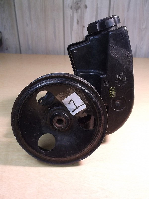 Power Steering Pump with Wheel 16MFGMMLS, used *FREE SHIPPING*
