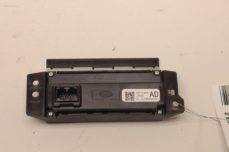 2017-2020 RANGE ROVER LEFT AM FM CD PLAYER RADIO TOUCH PAD DISPLAY SCREEN OEM