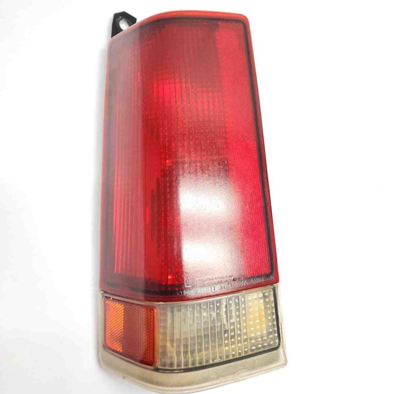 1999 Chevy Express 1500 LH Driver Side Tail Light Assembly Light Scratche