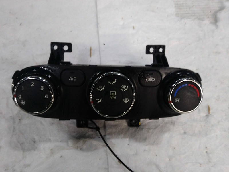 Used A/C Selector Switch fits: 2016 Kia Forte Sdn manual temperature control Gra