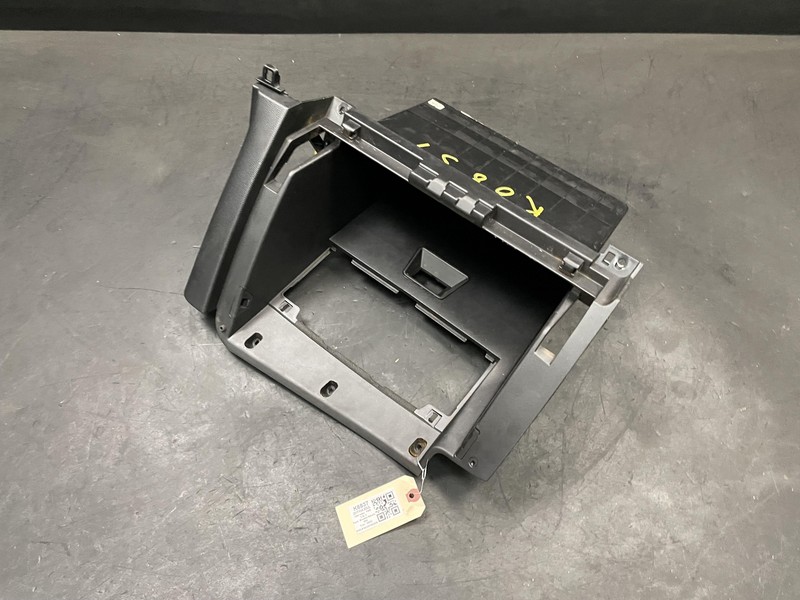 Glove Box Housing 2017 Kia Soul 84510-B2300 2018 2019