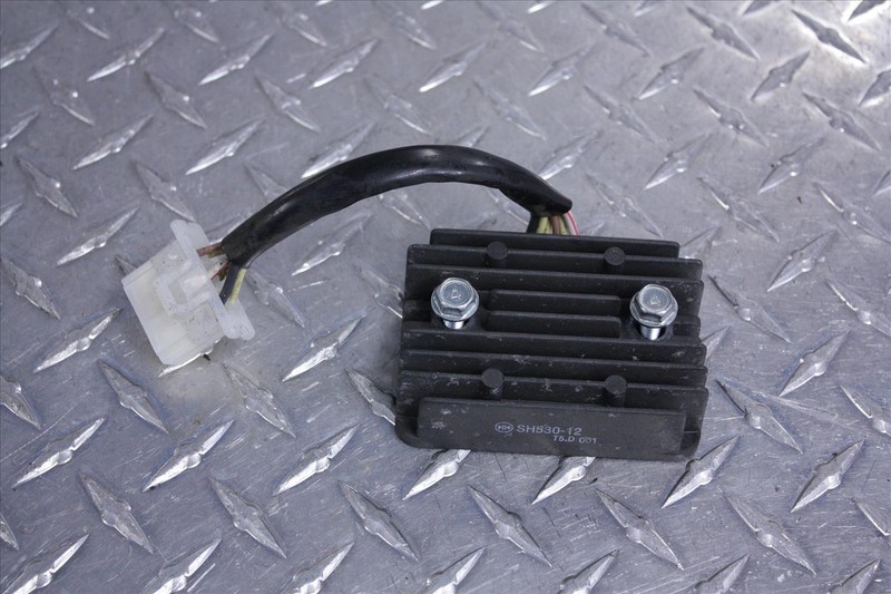 06 KAWASAKI EX 500 NINJA VOLTAGE REGULATOR RECTIFIER EX500