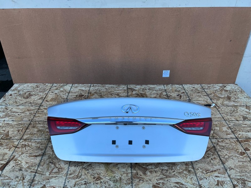 INFINITI Q50 2018-2022 OEM TRUNK DECK LID WITH LIGHTS & TRIM ASSEMBLY (SILVER)