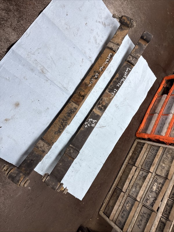 2000’s Ezgo txt Workhorse Lx 800 Rear suspension Leaf Springs