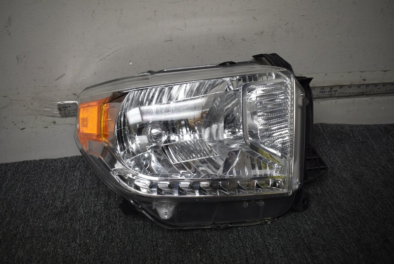 2014-2017 TOYOTA TUNDRA HEADLIGHT RIGHT SIDE FACTORY OEM