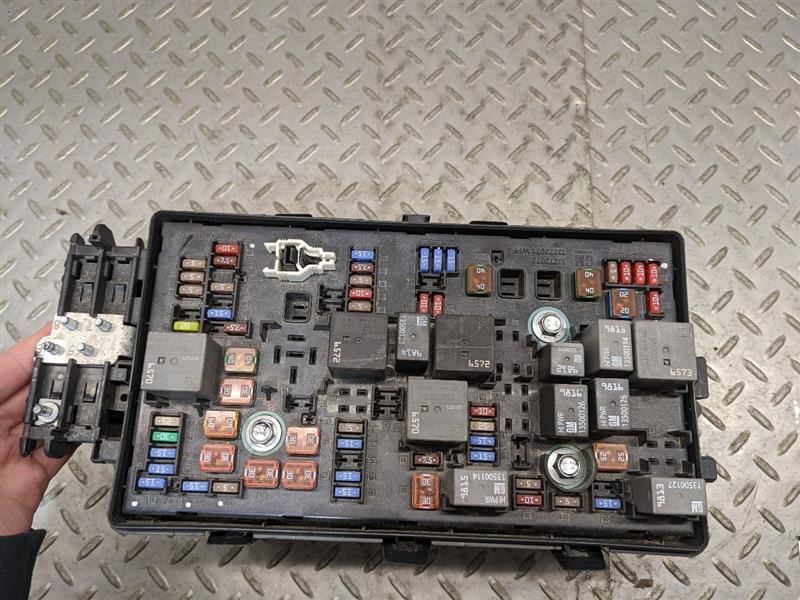 Fuse Box Engine VIN 3 8th Digit Opt Lfx ID 84400049 Fits 18-19 XTS 1143355