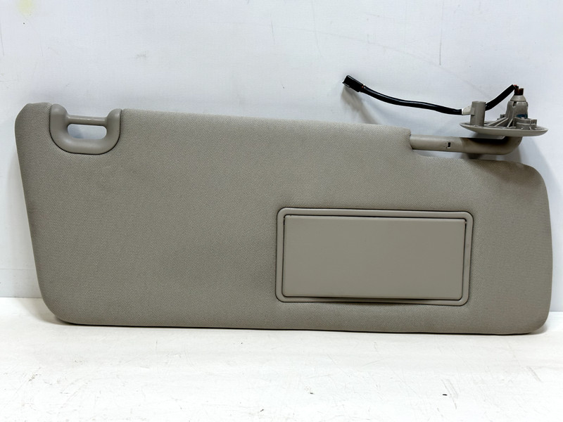 ✅ From RAM 2017 Dodge Ram 1500 Sun Visor Right OEM 05108114AA