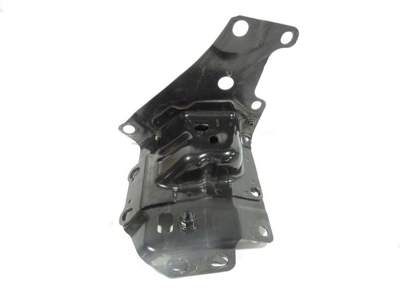 Rivian R1S 2024 Front Left Upper Body To Frame Mount Bracket Support 21-26 @1