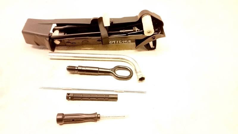 12-18 AUDI C7 A6 S6 A7 S7 RS7 TOOL KIT JACK EMERGENCY TRUNK KIT OEM 071625B