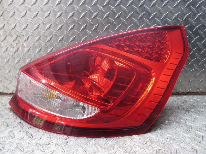 2011-2013 FORD FIESTA HTBK RIGHT PASSENGER REAR TAIL LIGHT LAMP ASSEMBLY