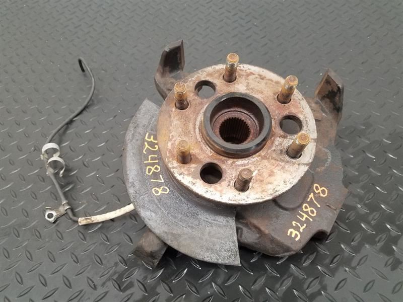95-96 Chevrolet Tahoe 4x4 Front Left Driver Spindle W/ Hub Assembly OEM 18060561