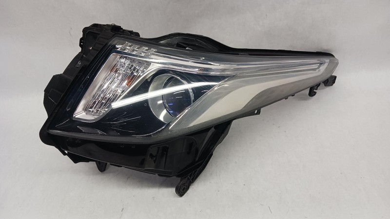 13-'18 CADILLAC ATS Right passenger headlight halogen OEM Grade B