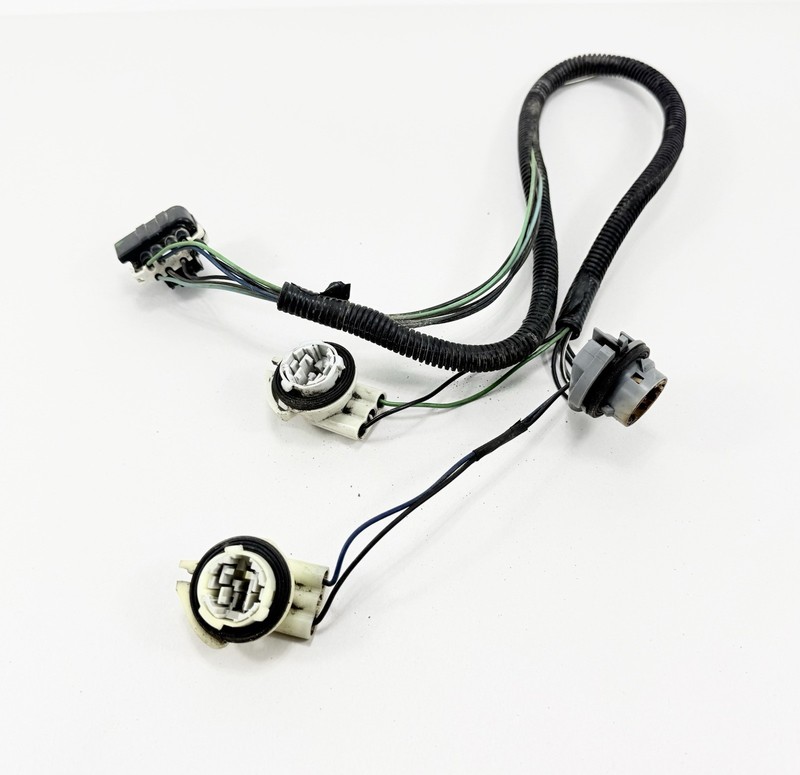 2000–2006 Silverado Sierra Tail Light Wiring Harness Right RH Passenger Rear OEM