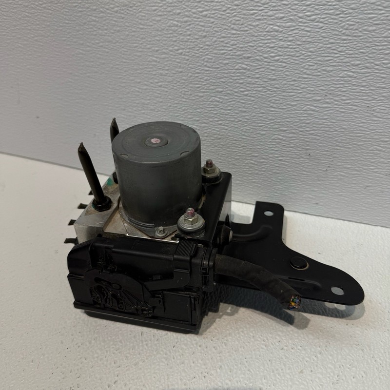 2007 08 09 10 Kia Sedona ABS Pump Anti Lock Brake Module 58920-4D300