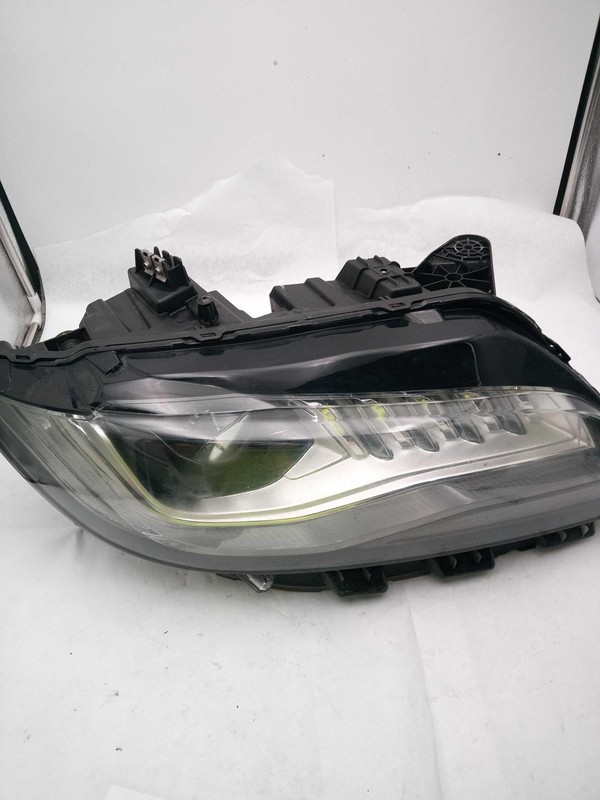 Used Right Headlight Assembly fits: 2019 Lincoln Mkz adaptive headlamps LED sign