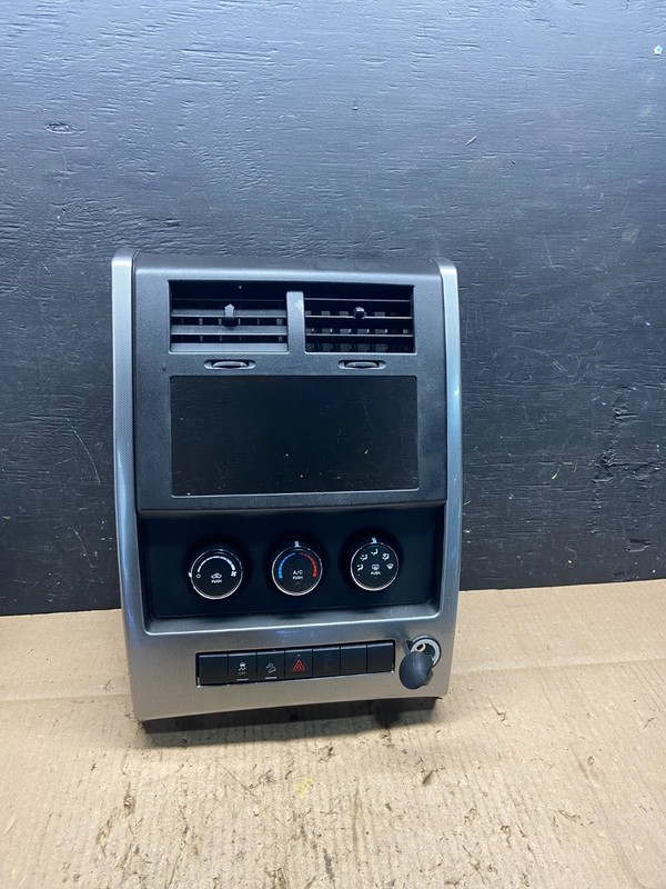 2008 to 2012 Jeep Liberty Dash Climate Temperature Control Radio Bezel Q1083 DG