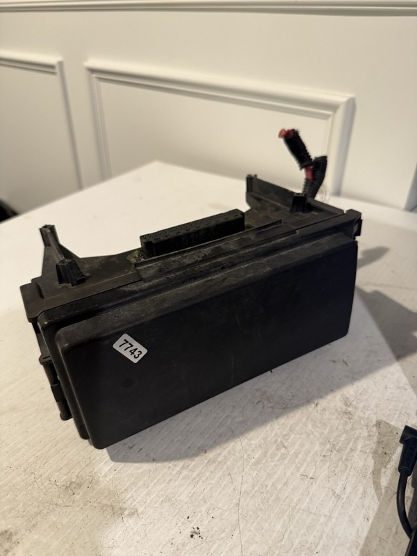 2005-2007Jeep Grand Cherokee Engine Fuse Box, Relay, Used, OEM,