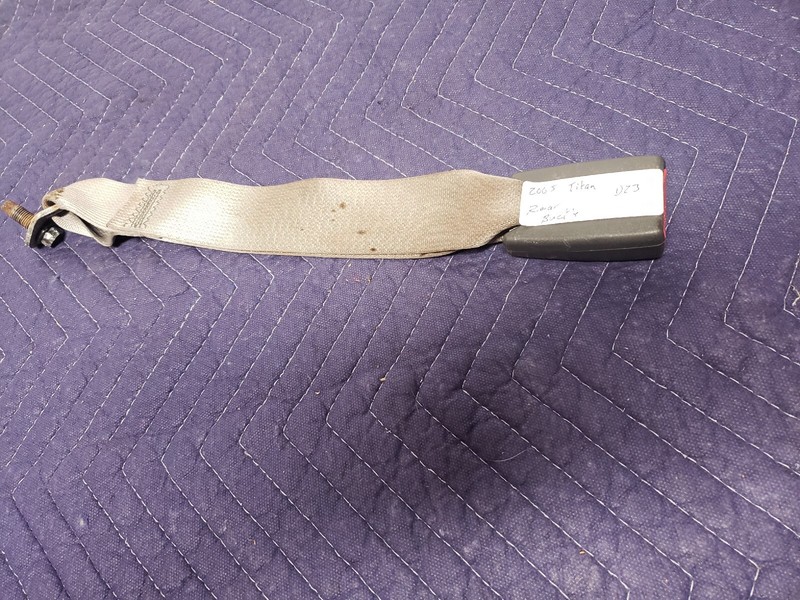 2005 NISSAN TITAN LE REAR LEFT DRIVER SIDE SEAT BELT BUCKLE OEM