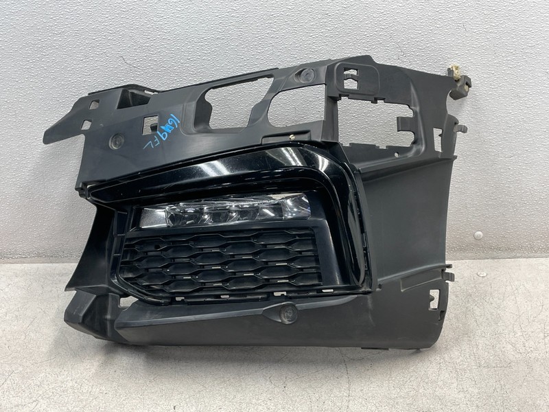 17 18 19 BMW G30 540i Right Passenger Bumper Fog Light Grille Garnish 1649 OEM