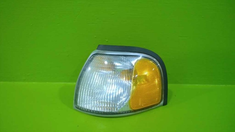 98 99 00 MAZDA B2500 DRIVER LEFT PARK LAMP TURN SIGNAL LIGHT OEM 2799-19