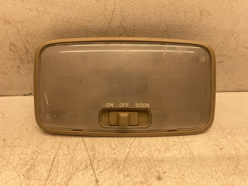2004-2007 TOYOTA HIGHLANDER INTERIOR REAR READING LIGHT OVERHEAD DOME LAMP TAN