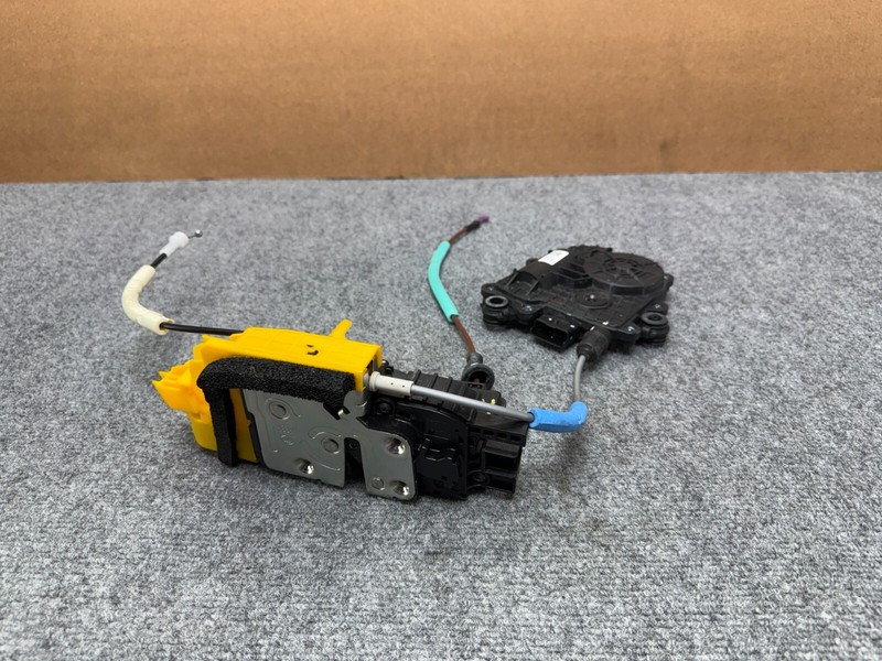 GENESIS G80 2021-2025 OEM FRONT RIGHT PASSENGER DOOR SOFT LOCK LATCH ACTUATOR