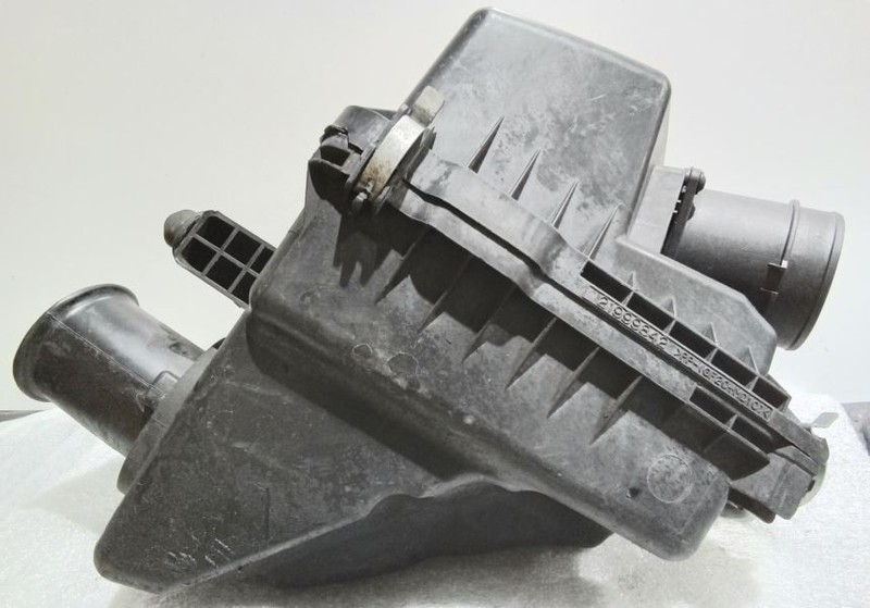 2007-2009 Suzuki XL-7 3.6L Air Cleaner Filter Box w/ MAF Mass Air Flow Sensor