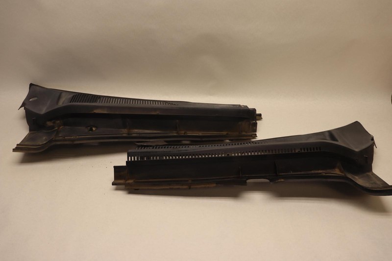 2011-2016 FORD F250 SD FRONT WINDSHIELD WIPER COWL GRILL VENT COVER PANEL OEM