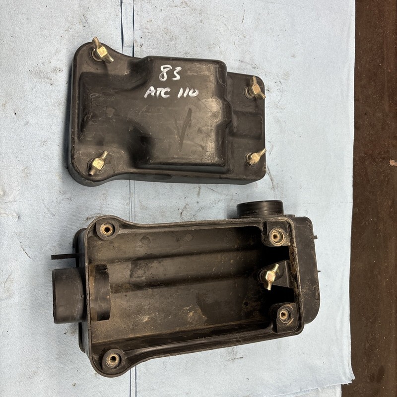 1983 Vintage Honda Atc 110 Motor Airbox With Lid And Thumb Screws