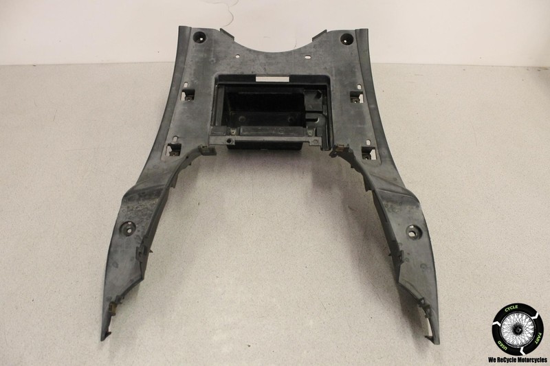 2008 Yamaha Vino 125 YJ125 FLOOR BOARD FOOT REST PLASTIC BODY YJ 08