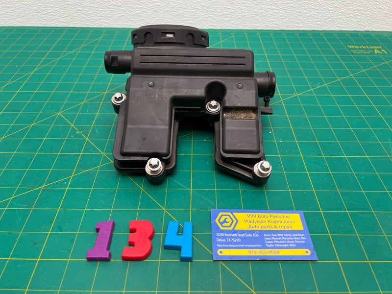 10-15 Porsche Panamera Cayenne Engine Crankcase Vent Valve Oil Separator OEM