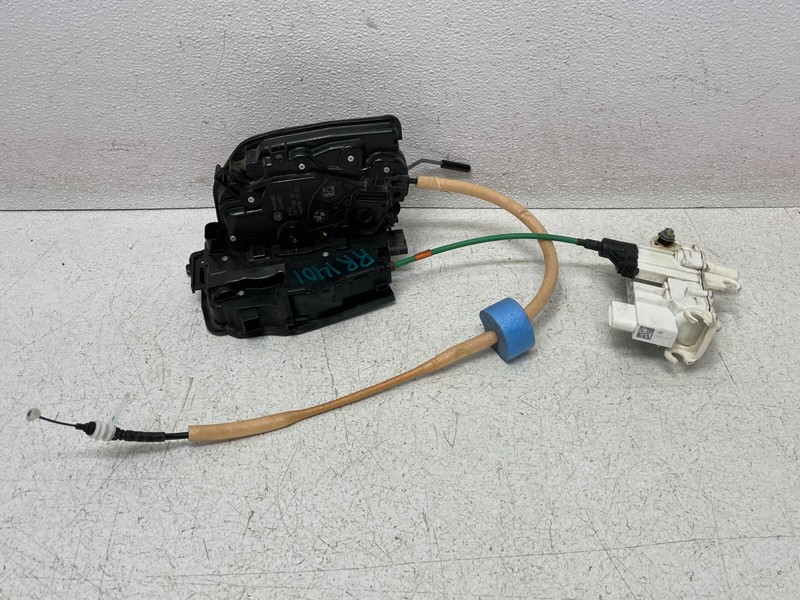 17 18 19 BMW G30 540i 530i Rear Right Pass Door Lock Latch Actuator 1401 OEM