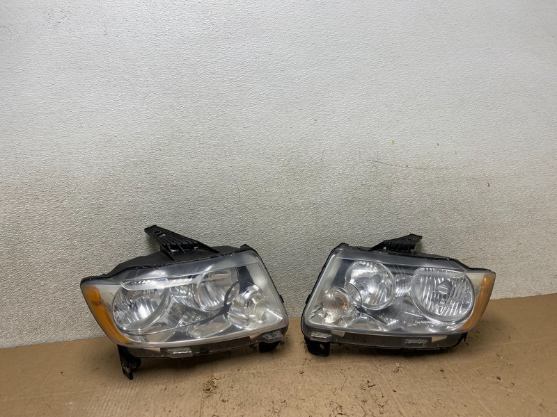 2011-2013 Jeep Grand Cherokee Left+Right Halogen Headlights W3721 DW