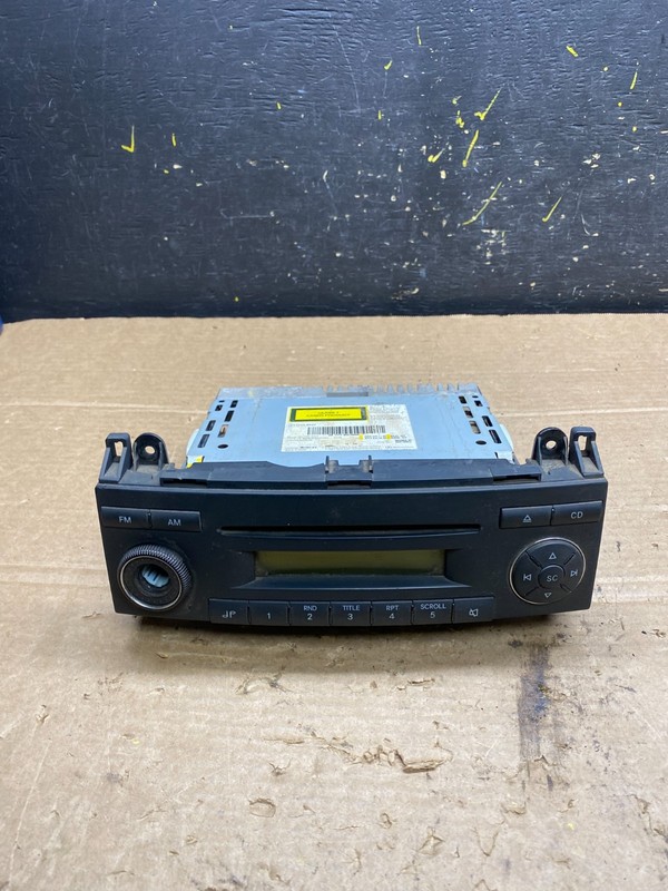 2007 2008 2009 Sprinter 2500 3500 AM FM Radio Single CD Disc Player W9543 DG