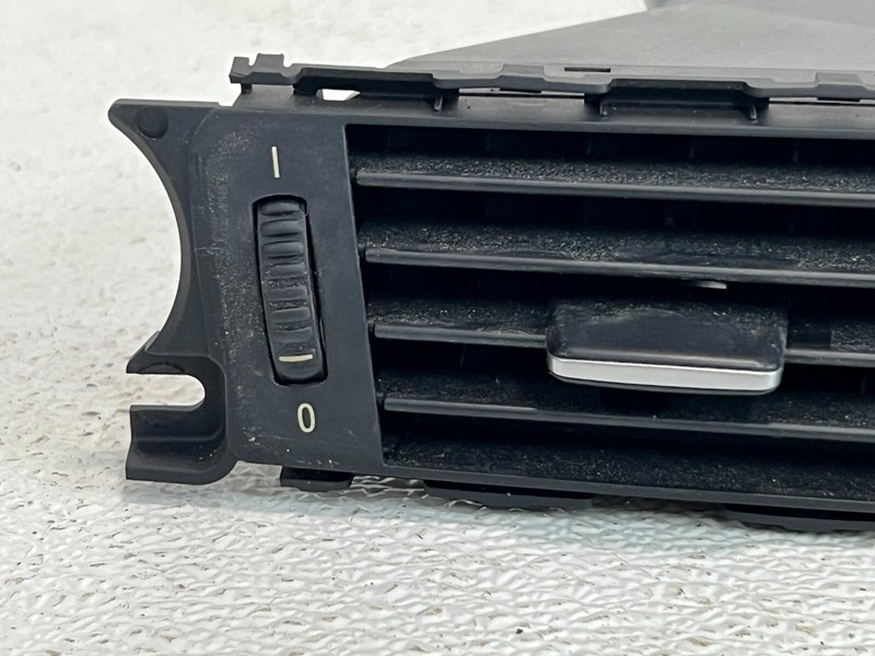 07-13 BMW E90 E91 325 328 335 E92 E93 M3 Dashboard Center Air Vents OEM