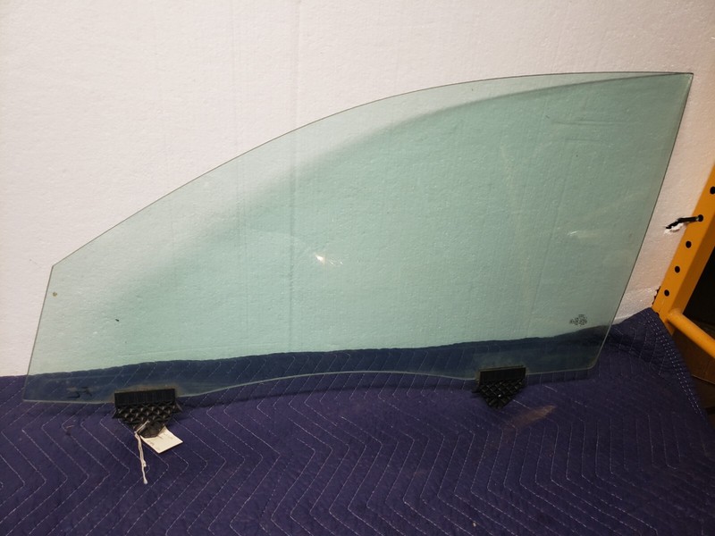 2004-2007 AUDI A8 QUATTRO - Front LEFT DOOR Window Glass 4E0845021D