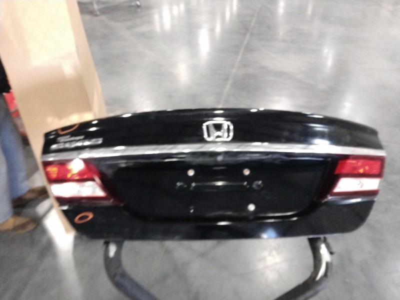 2015 Honda Civic Black Deck Lid OEM Used with Lite Scratches 22342