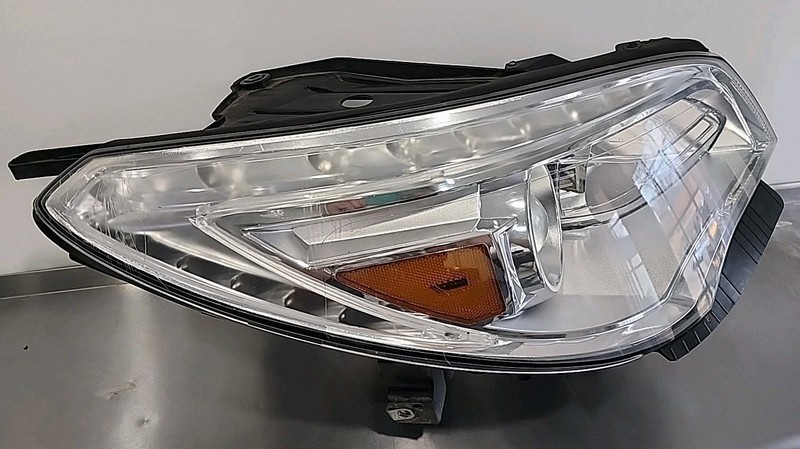 2013 Thru 17 Buick Enclave Right Passenger Side Xenon HID Headlight OEM NON-AFS