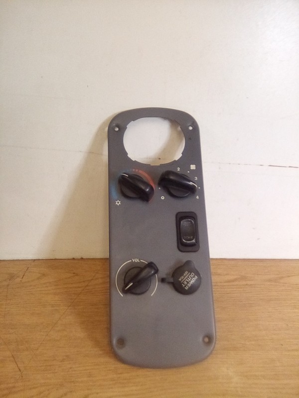 Freightliner Columbia 22-46623-048 Sleeper Control Panel
