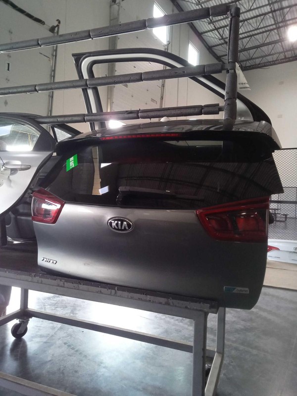 Used Deck Lid fits: 2018 Kia Niro rear view camera incandescent lamps Grade A
